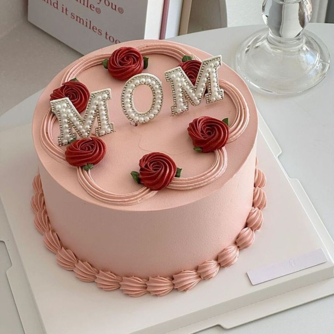Fresh & Fluffy Strawberry Cake