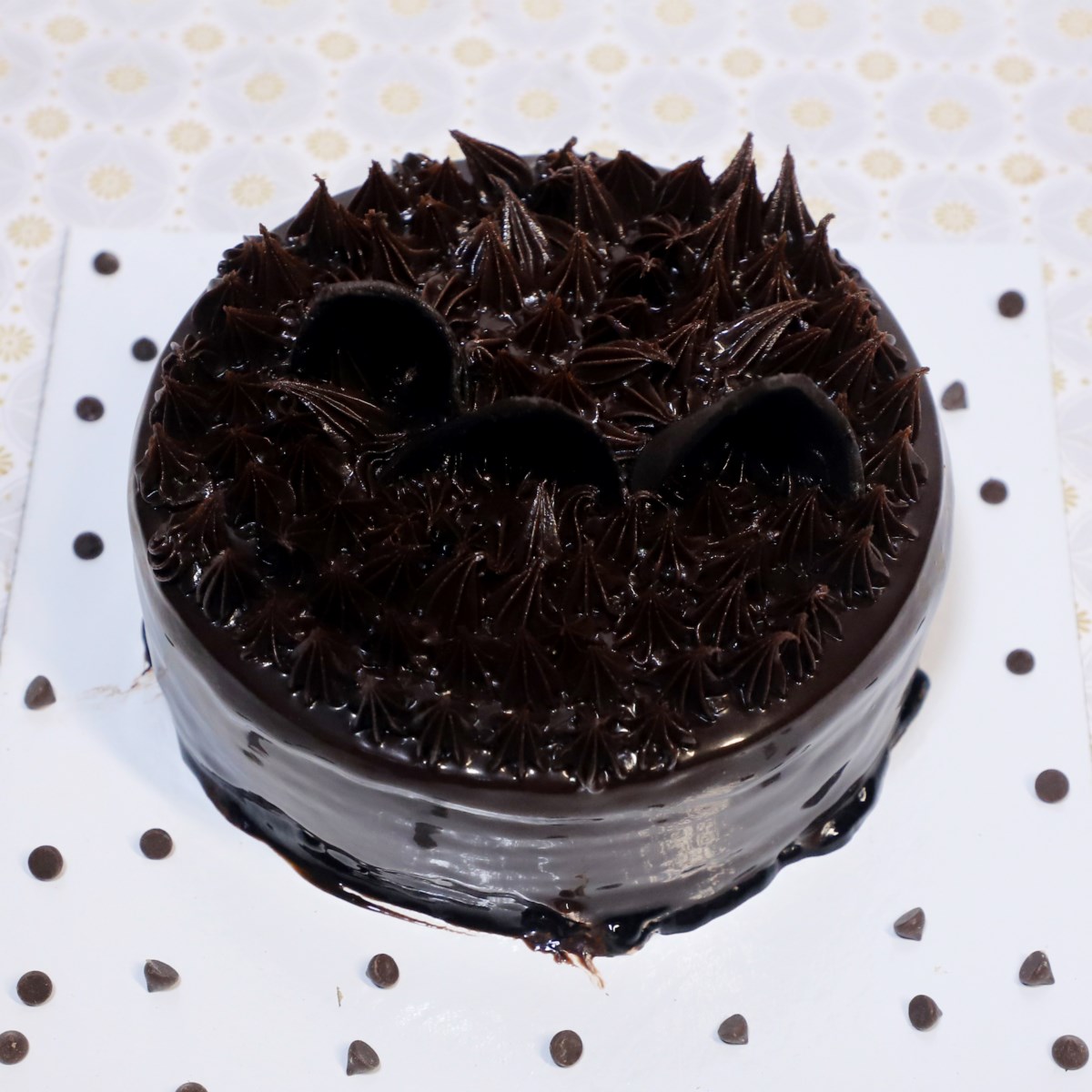 Decadent Chocolate Cake – A Rich & Indulgent Treat